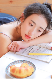 过来趴下